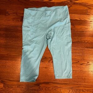 Athleta Ultimate Stash II Capri in Turquoise